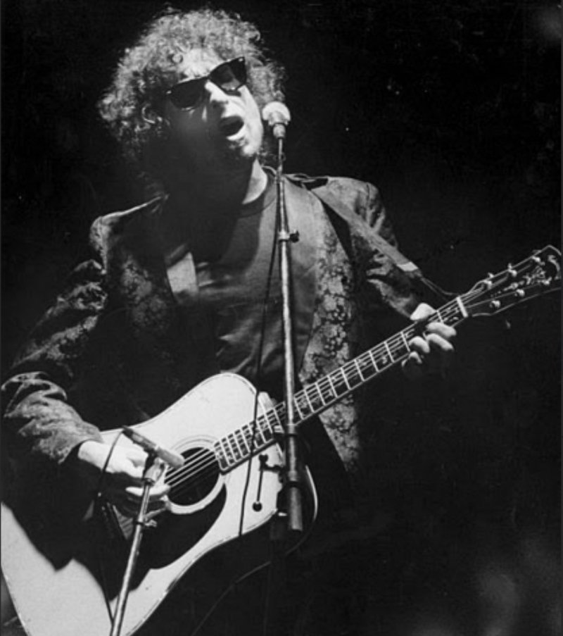 Bob Dylan with Takamine F455S