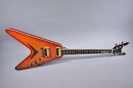 Dean 1980 V Standard Cherry Sunburst Dean 1980 V Standard Cherry Sunburst