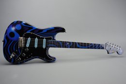 Fender 2007 Stratocaster '69 RI “Boysenberry Yin-Yang“ Masterbuilt by Yuriy Shishkov & Painted by Pamelina H. Fender 2007 Stratocaster '69 RI “Boysenberry Yin-Yang“ Masterbuilt by Yuriy Shishkov & Painted by Pamelina H.