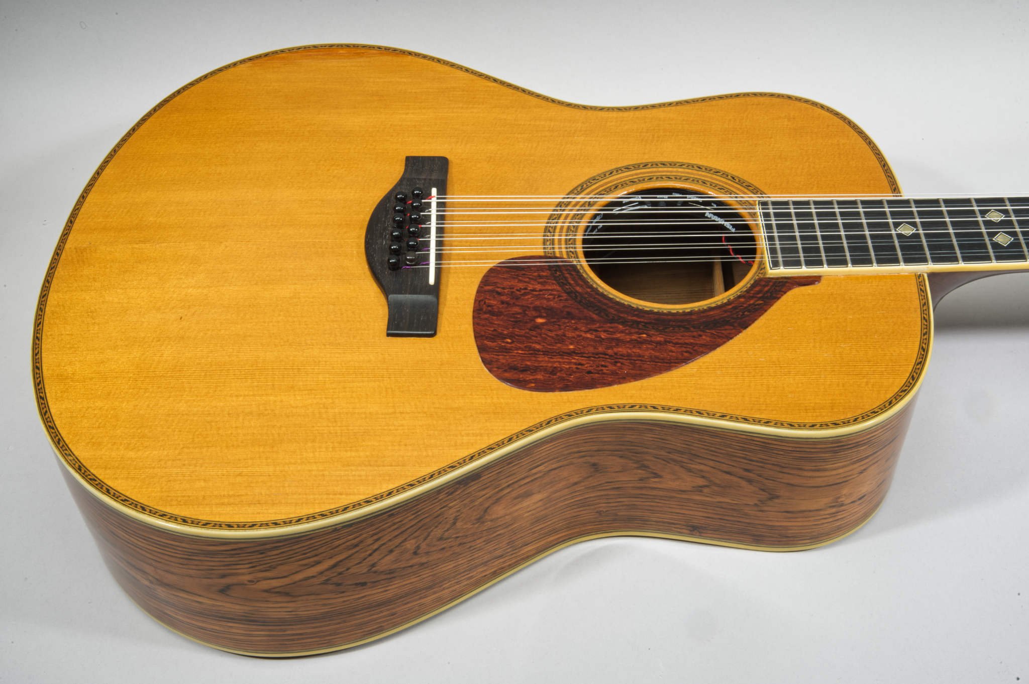 yamaha-1971-fg-2500-12-string-002-signed-by-terumi-nakamoto