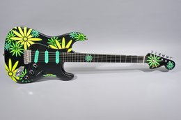 Fender 2007 Stratocaster '69 RI “Toxic Daizies“ Masterbuilt by Yuriy Shishkov & Painted by Pamelina H. Fender 2007 Stratocaster '69 RI “Toxic Daizies“ Masterbuilt by Yuriy Shishkov & Painted by Pamelina H.