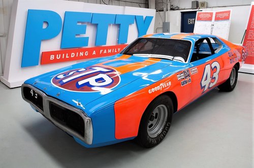 Petty&#x27;s winning 1974 Dodge Charger will be among the auction items | Julien&#x27;s Auctions photos