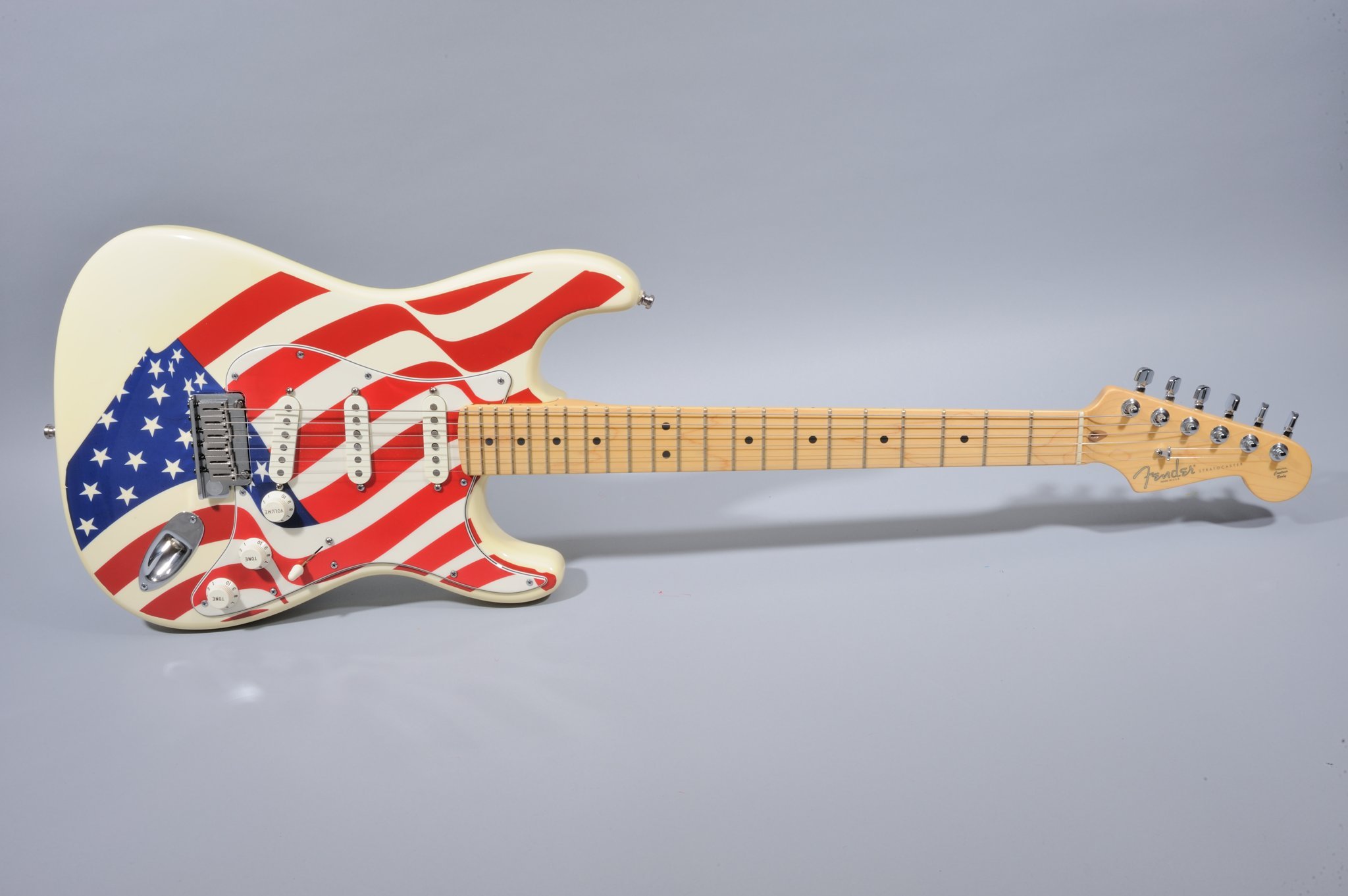 Fender 2001 Stratocaster US Stars & Stripes Flag Design 9/11