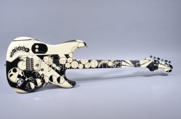Fender 2003 Stratocaster “Critter Jungle" #1 of 2 Artwork by Gina Schatz & Painted by Pamelina H. Fender 2003 Stratocaster “Critter Jungle" #1 of 2 Artwork by Gina Schatz & Painted by Pamelina H.
